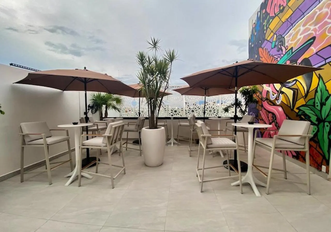 Autentico Vertical Playa Del Carmen 4*,