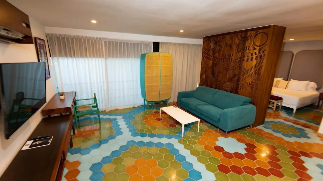 **** Hotel Autentico Vertical Playa Del Carmen Mexico