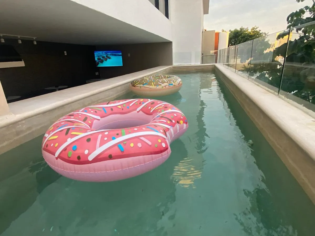 Auténtico Vertical Playa del Carmen Hotel