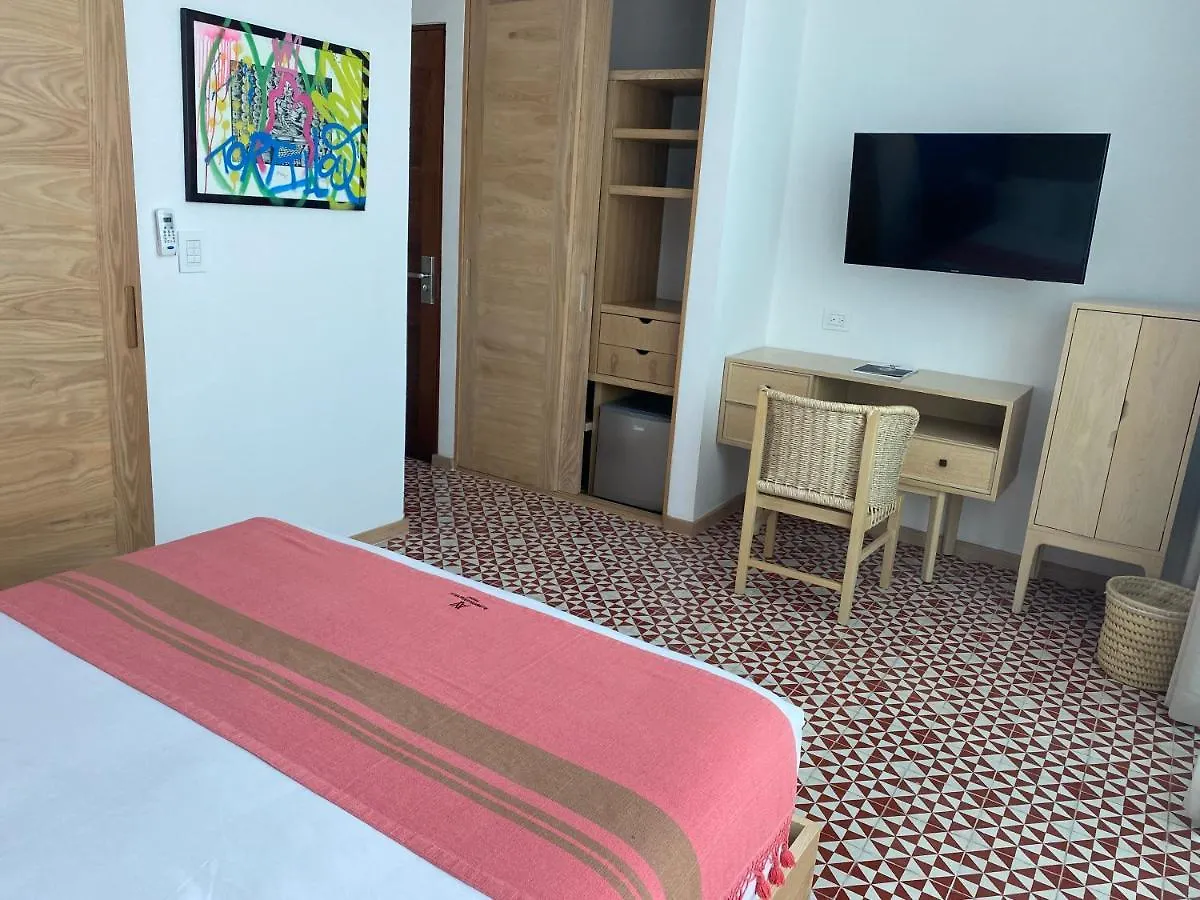 Hotel Auténtico Vertical Playa del Carmen